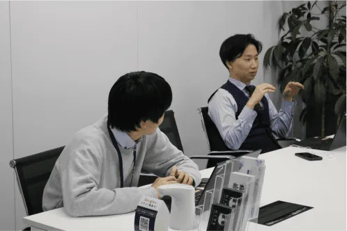 9:00　始業時間、部門会議